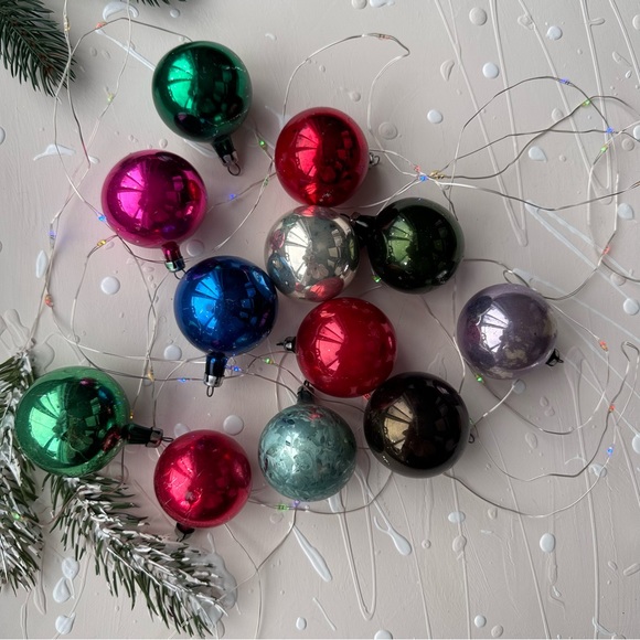 Vintage Christmas Glass Ornaments Box of 12 - Picture 5 of 16